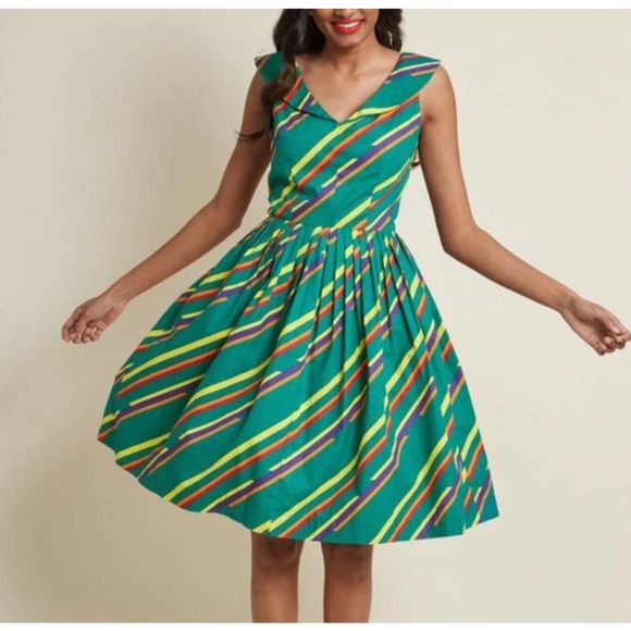 Modcloth Dresses & Skirts - ModCloth Emily and Fin LULU Rainbow Swing Flare Dress with pockets size Medium